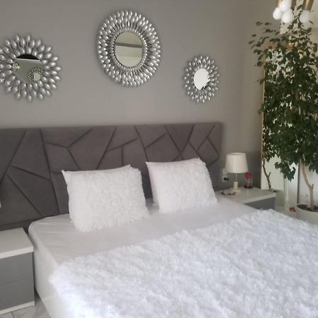 סרנדה Anis Apartments מראה חיצוני תמונה
