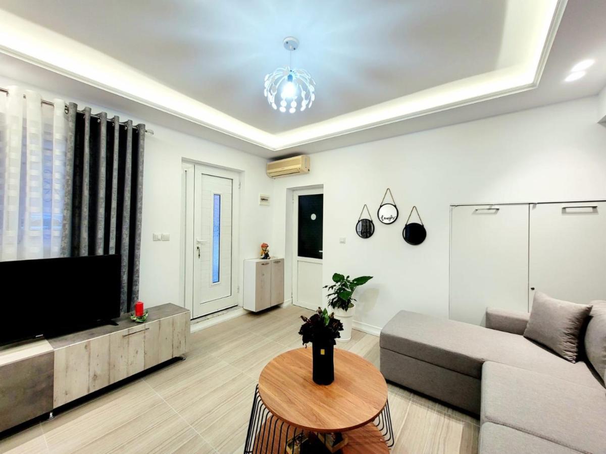 סרנדה Anis Apartments מראה חיצוני תמונה